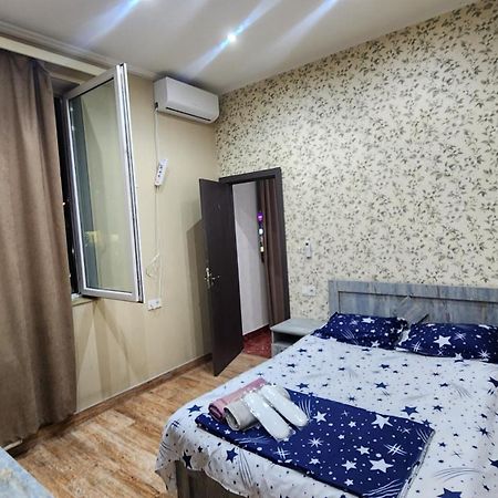 Hotel ,,Mega" ティビリシ エクステリア 写真