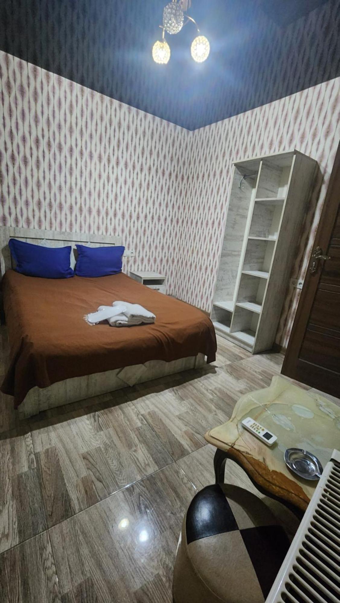 Hotel ,,Mega" ティビリシ エクステリア 写真