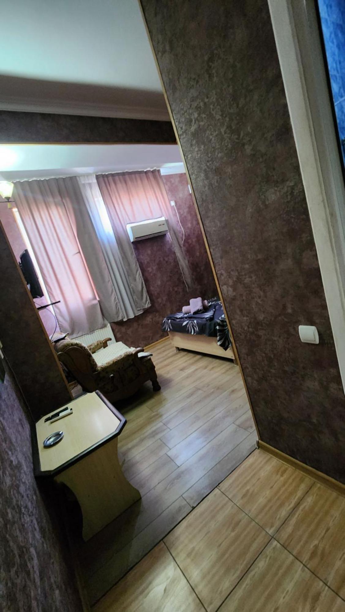 Hotel ,,Mega" ティビリシ エクステリア 写真