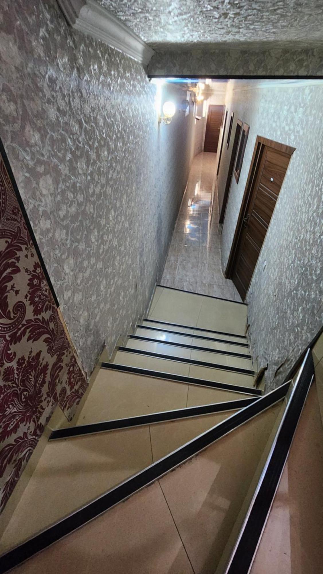 Hotel ,,Mega" ティビリシ エクステリア 写真