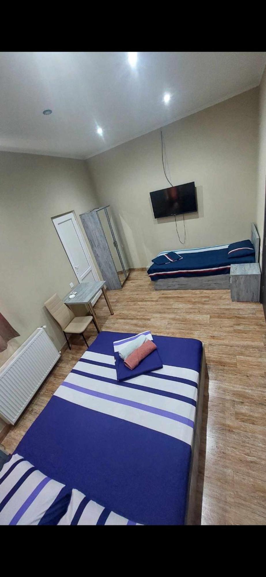Hotel ,,Mega" ティビリシ エクステリア 写真