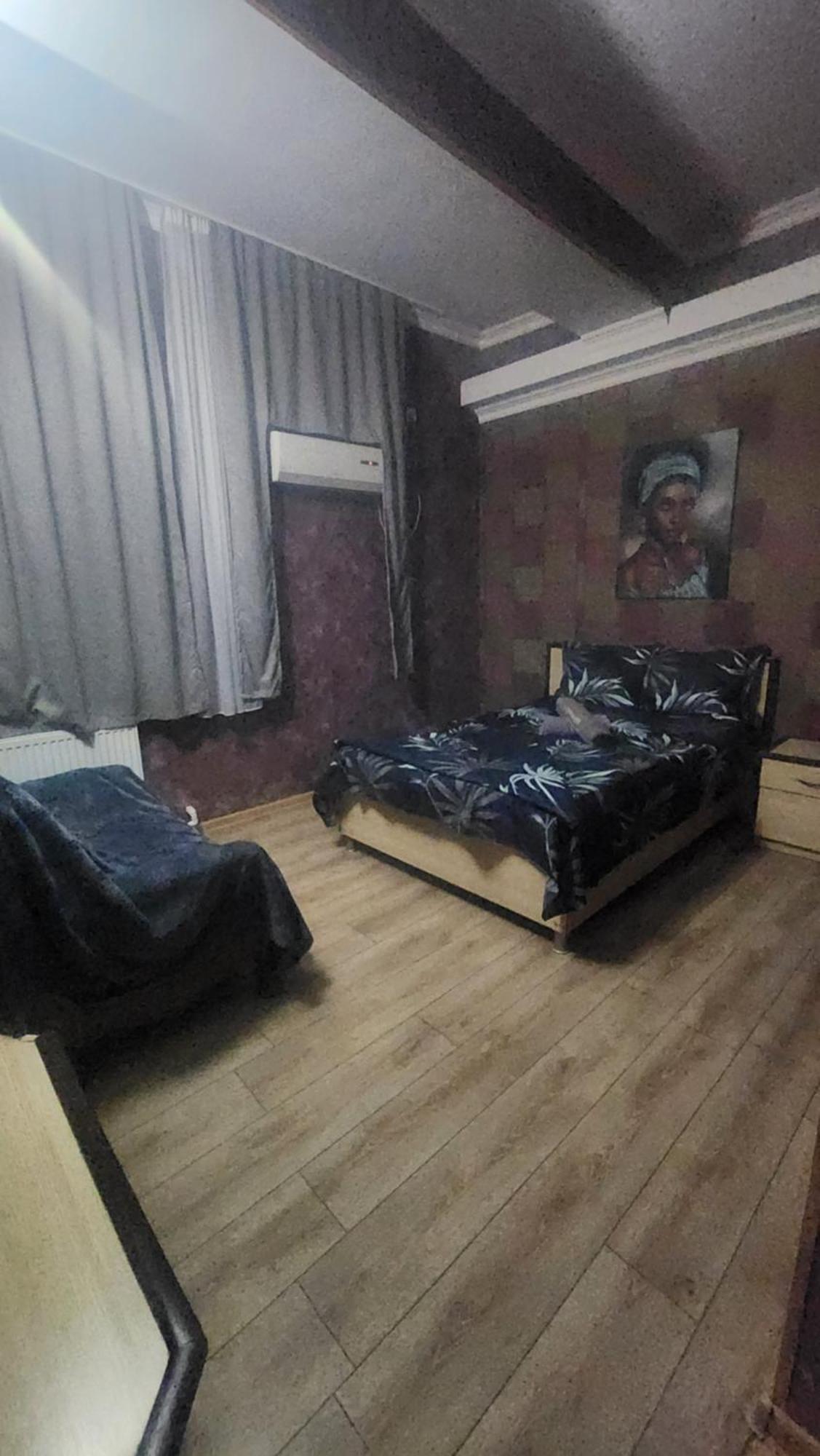 Hotel ,,Mega" ティビリシ エクステリア 写真