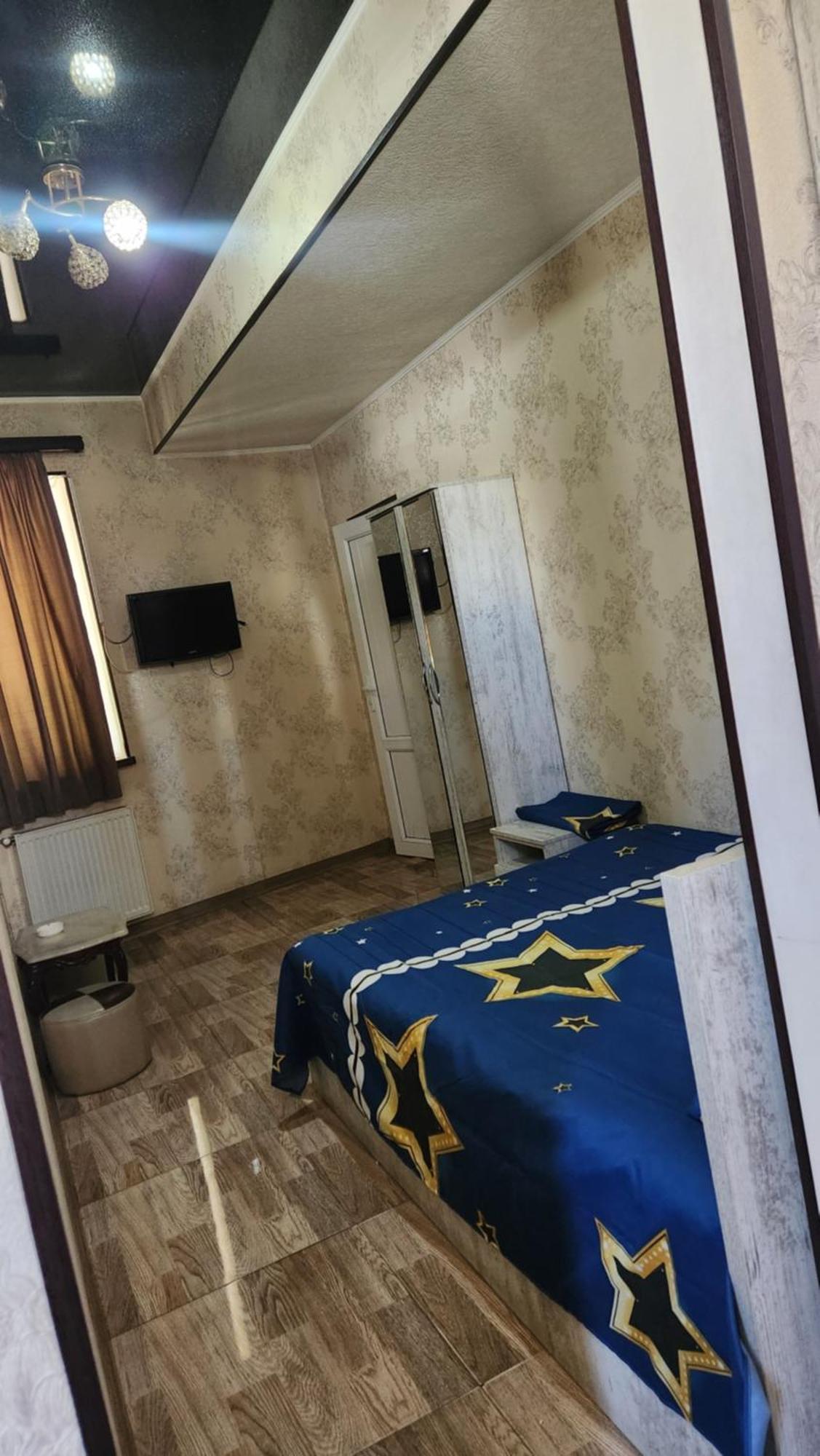 Hotel ,,Mega" ティビリシ エクステリア 写真