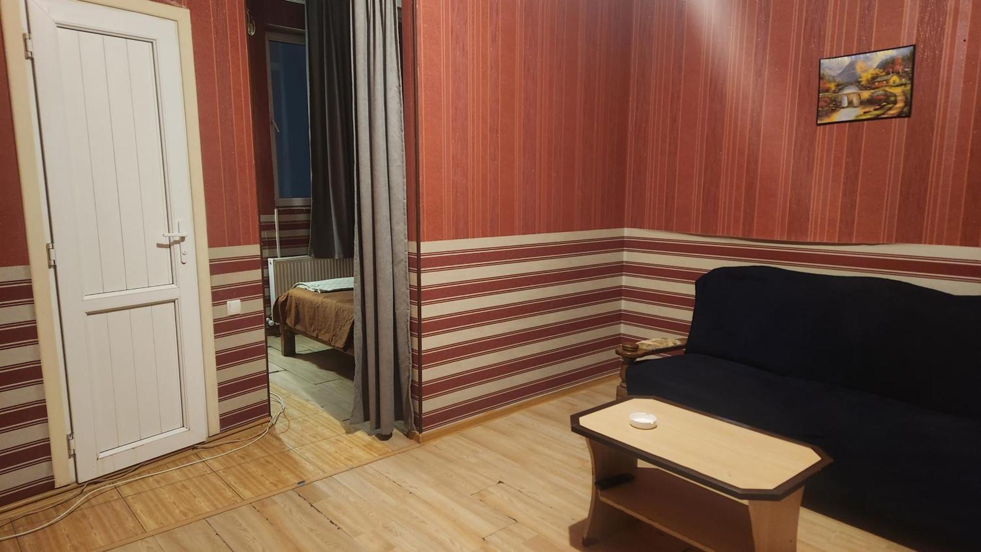 Hotel ,,Mega" ティビリシ エクステリア 写真