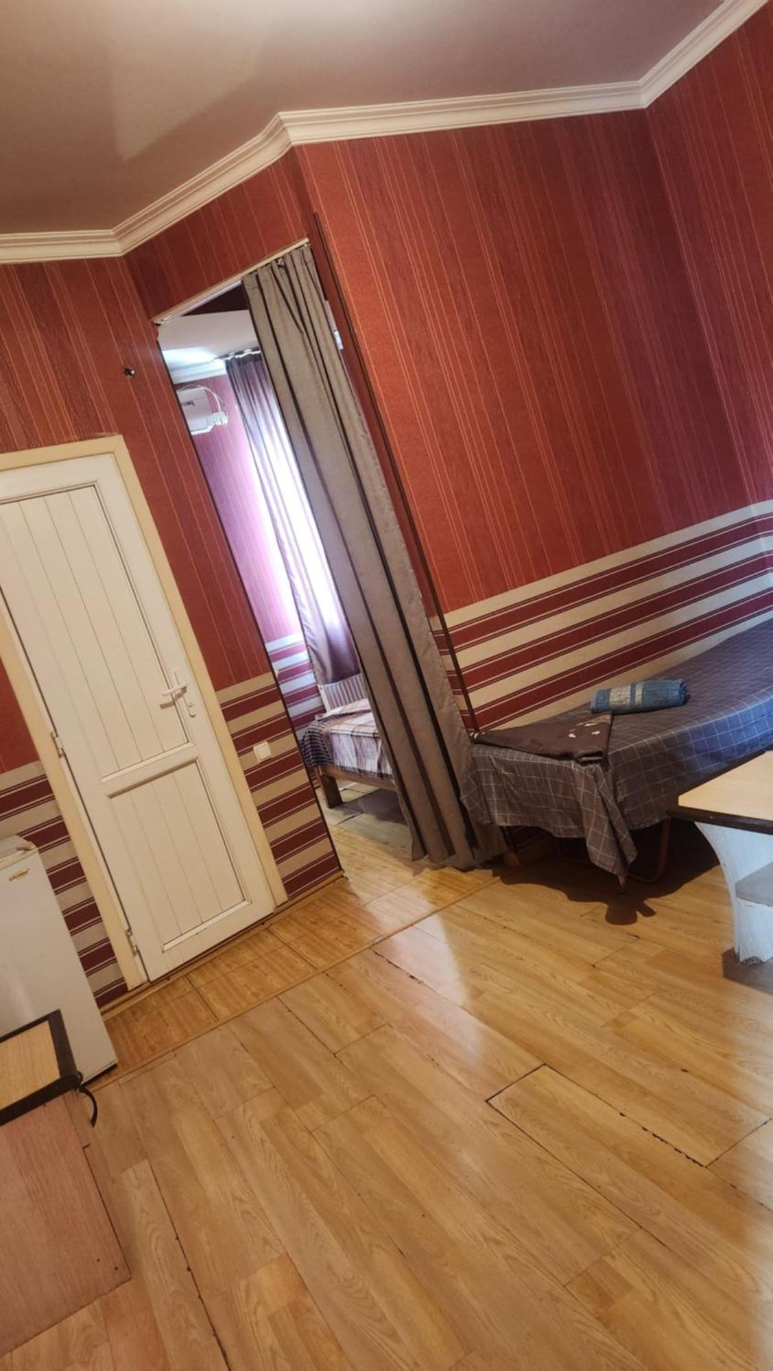 Hotel ,,Mega" ティビリシ エクステリア 写真