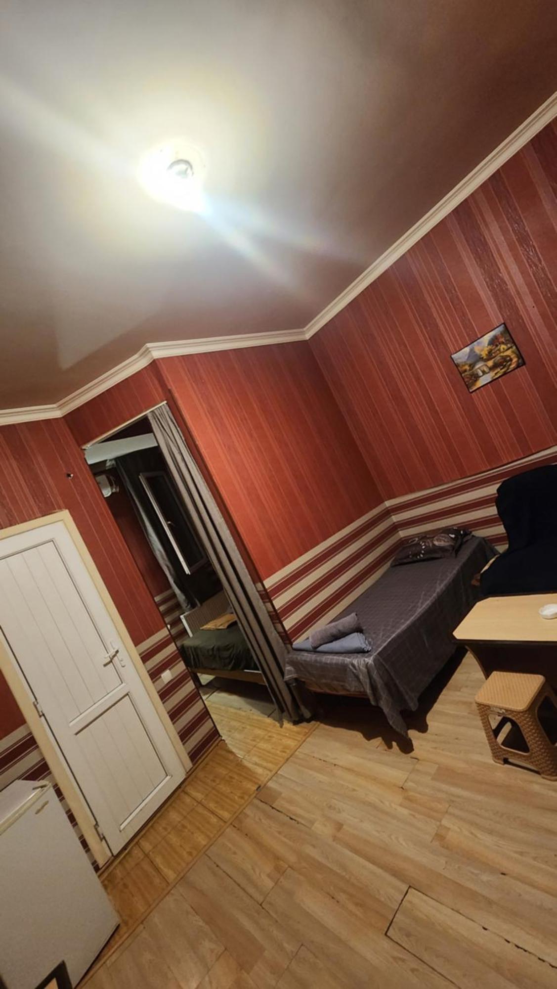 Hotel ,,Mega" ティビリシ エクステリア 写真